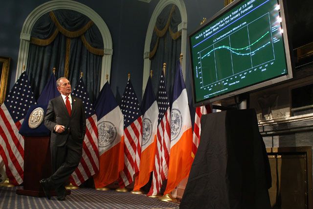 Photograph of Mayor Bloomberg going through his proposed 2010 budget by Spencer Platt/Pool photo